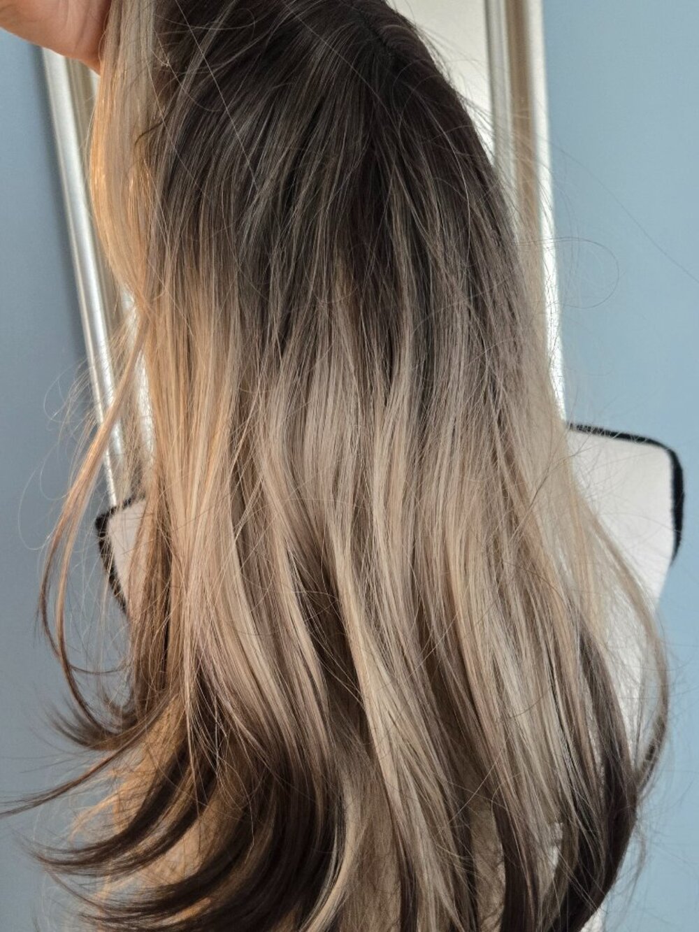 14 Inch Blonde Layered hair Wig With Curtain Bangs Dark Roots dark ends, wig cap